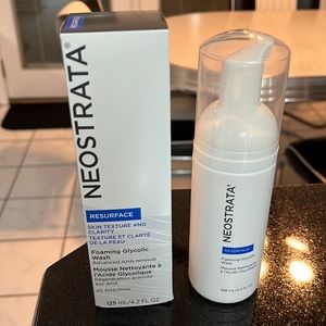 🔥BNWN NEOSTRATA FOAMING WASH🔥